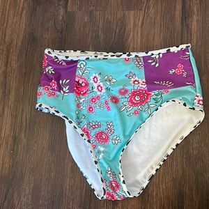 Amazon High Waisted Swim Bottoms - Size Medium